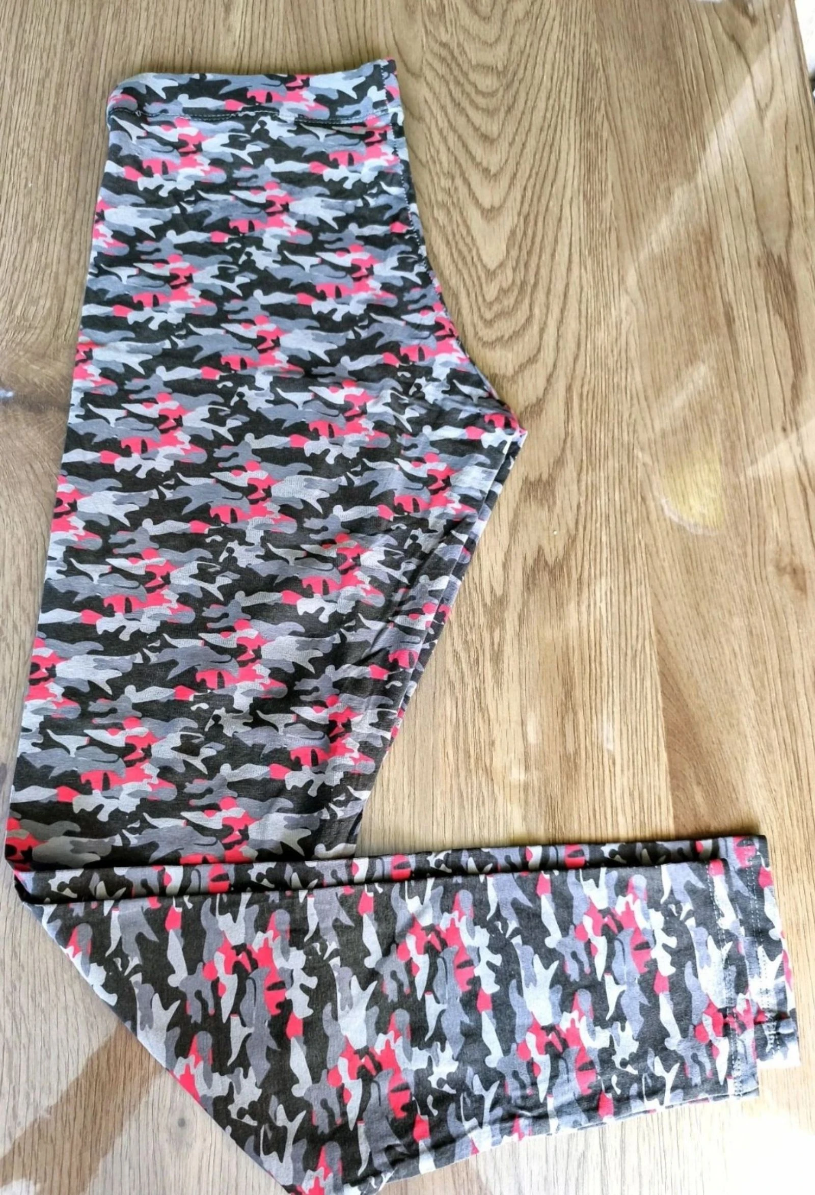 Legging à motifs camouflage.
